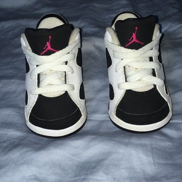 Jordan 6 - Picture 2 of 5
